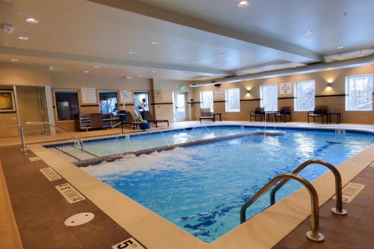 Holiday Inn Express & Suites Plymouth - Ann Arbor Area, An Ihg Hotel Ngoại thất bức ảnh